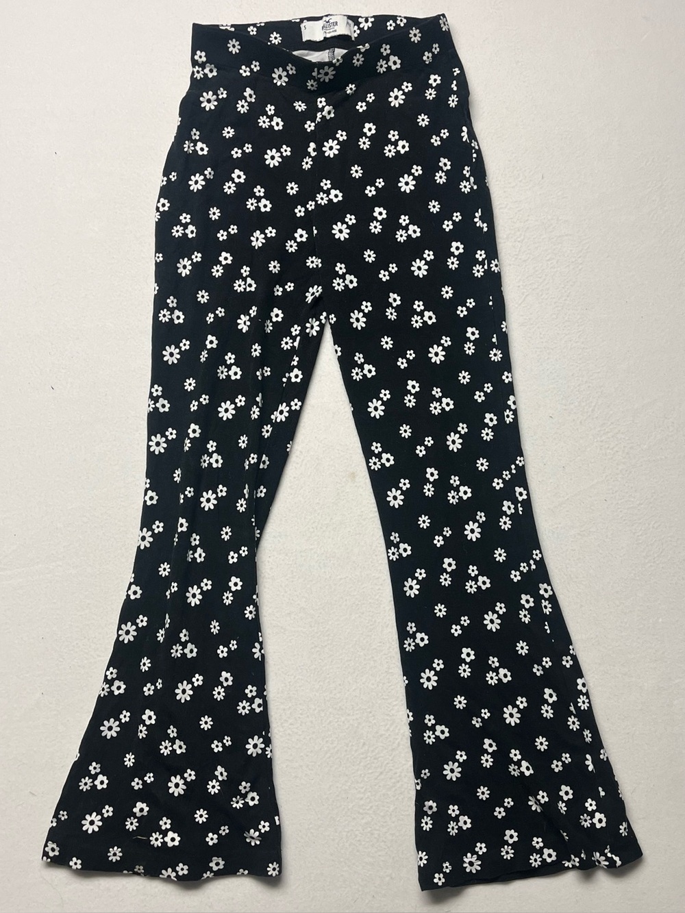 Hollister Ultra High Rise Bell Bottom Pants Floral Retro Stretchy Sz Small Short